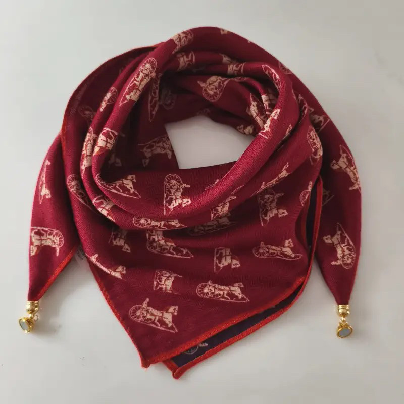 新款洋气磁吸扣三角气质护颈时尚保暖丝巾方巾围巾百搭围脖,服饰配件/皮带/帽子/围巾,围巾/丝巾/披肩,淘宝优惠券,粉丝福利购,淘宝优惠卷