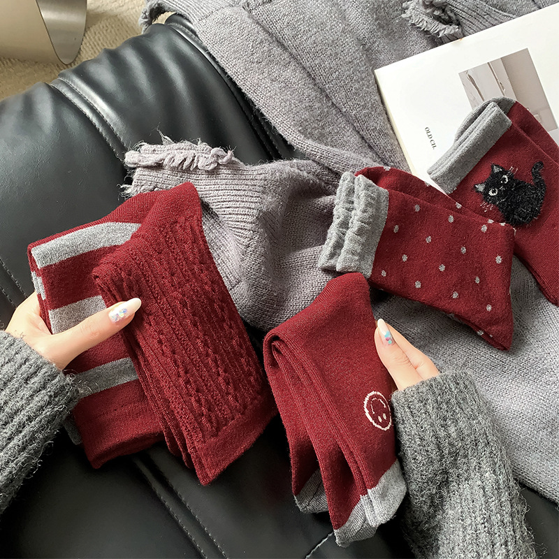 今年流行安可拉红！这样穿真的太美噜！麻花加绒加厚保暖潮搭袜子