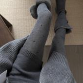 韩系慵懒氛围感拿捏 miu系灰 波点打底裤 秋冬极简格雷系显瘦穿搭