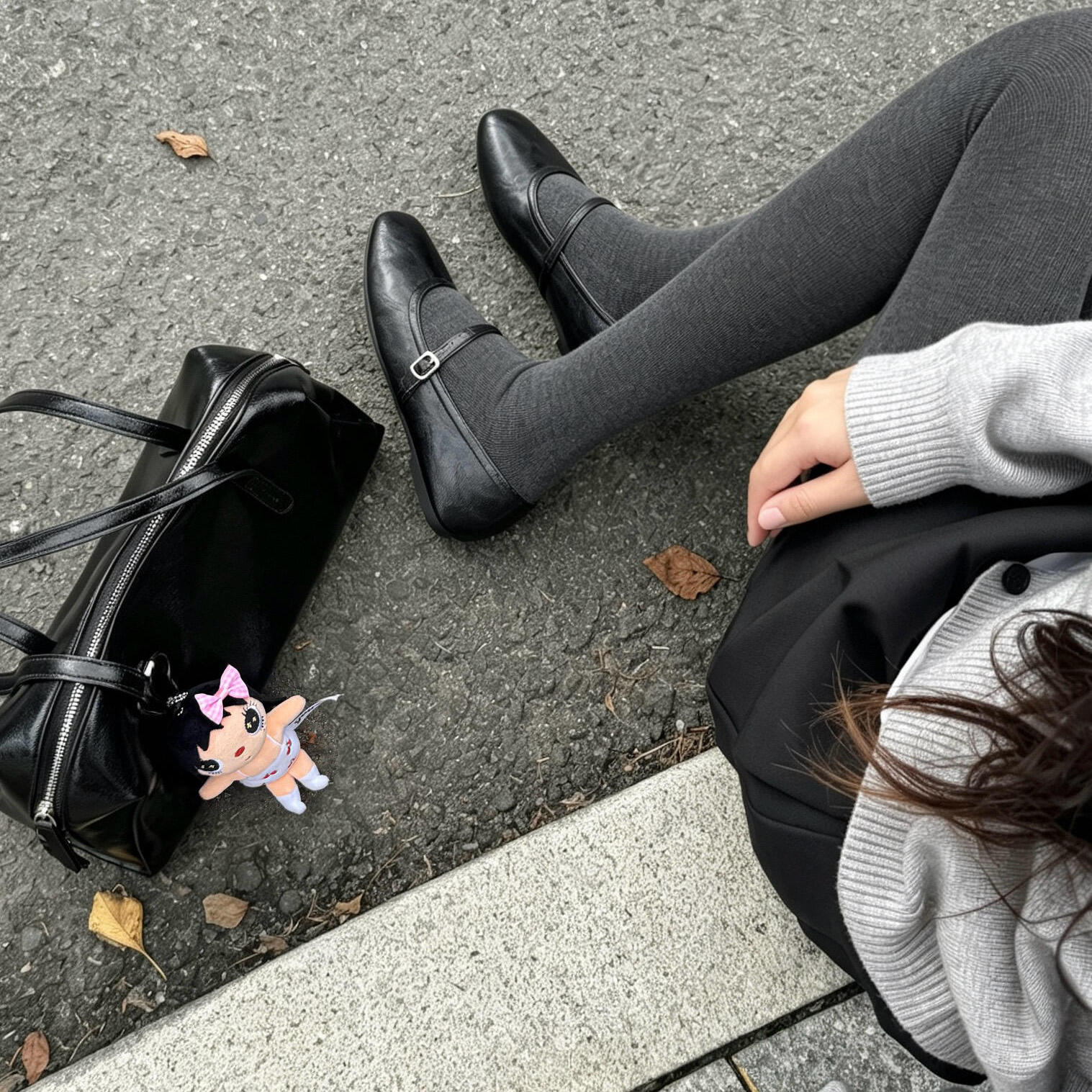 格雷系高级深灰针织打底袜松弛感