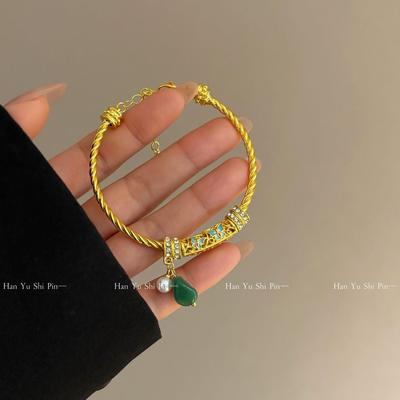 2026宫廷风轻奢复古独特麻花手镯女小众设计高级感仿珍珠蝴蝶手饰