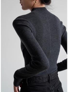 秋冬半高领气质通勤打底衫女新款深灰色内搭针织衫中领修身毛衣
