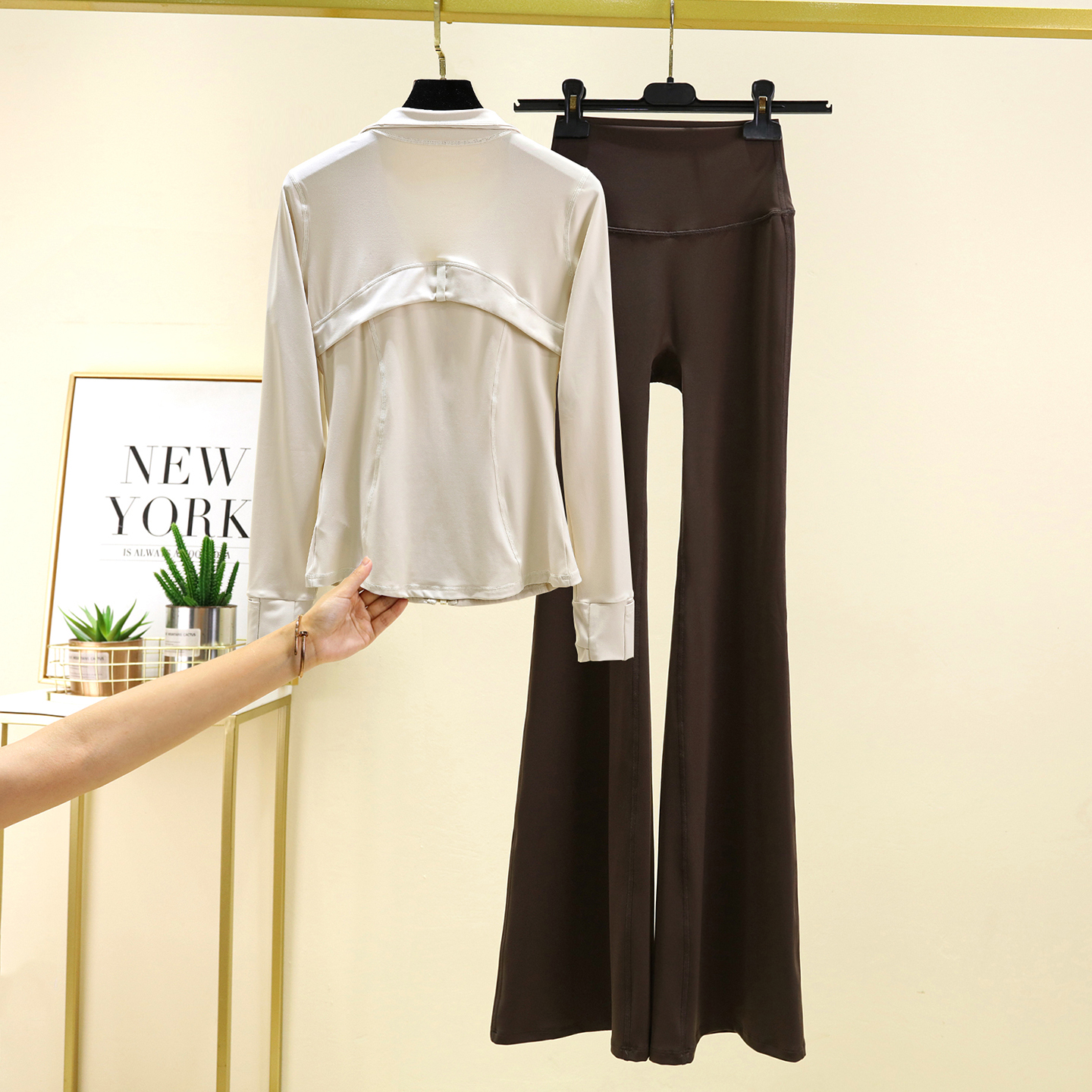 高级绝美瑜伽服套装女秋冬户外运动显瘦性感提臀显瘦喇叭裤健身服