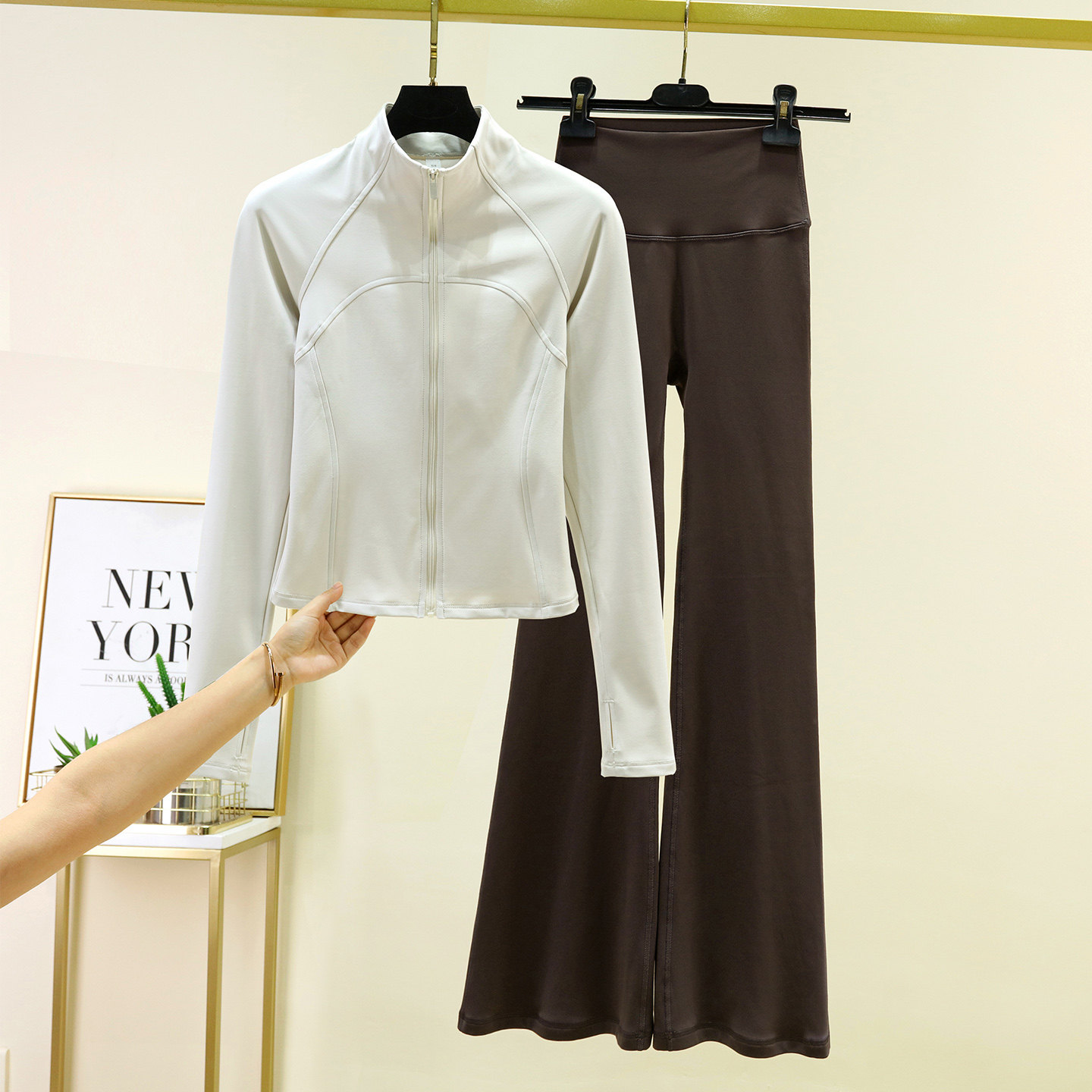 冬季加绒瑜伽服套装女2025新款紧身显瘦运动外套普拉提健身喇叭裤,运动/瑜伽/健身/球迷用品,瑜伽套装,淘宝优惠券,粉丝福利购,淘宝优惠卷