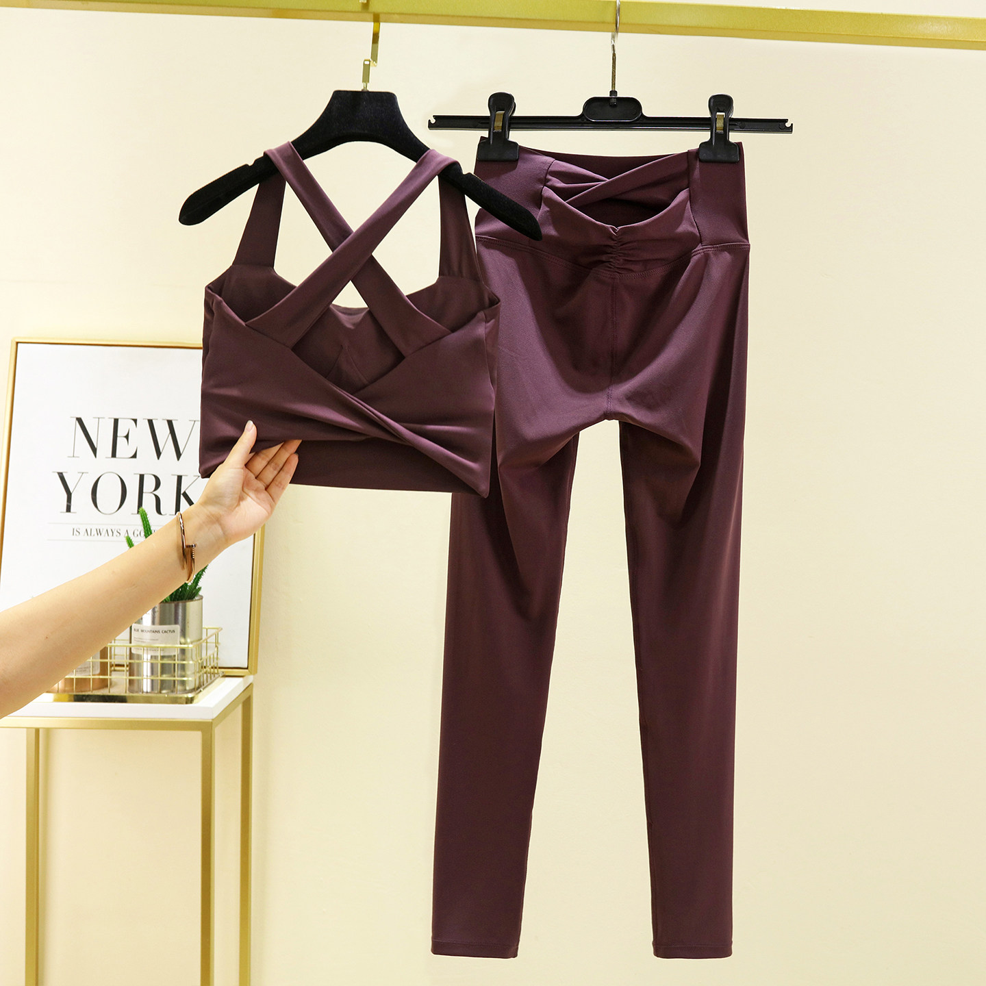 瑜伽服女小个子高级感交叉美背普拉提运动背心提臀瑜伽裤健身套装,运动服/休闲服装,健身套装,淘宝优惠券,粉丝福利购,淘宝优惠卷