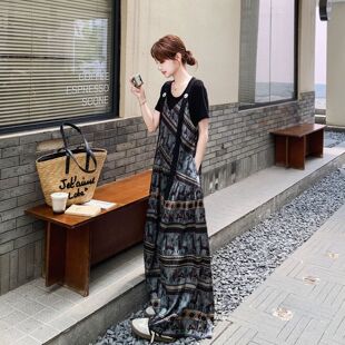 复古松弛慵懒风民族印花背带裤套装女2026夏季新款黑色短袖两件套