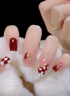 初秋显白酒红色细闪半手工穿戴甲棋盘格高级ins风可拆卸美甲贴片