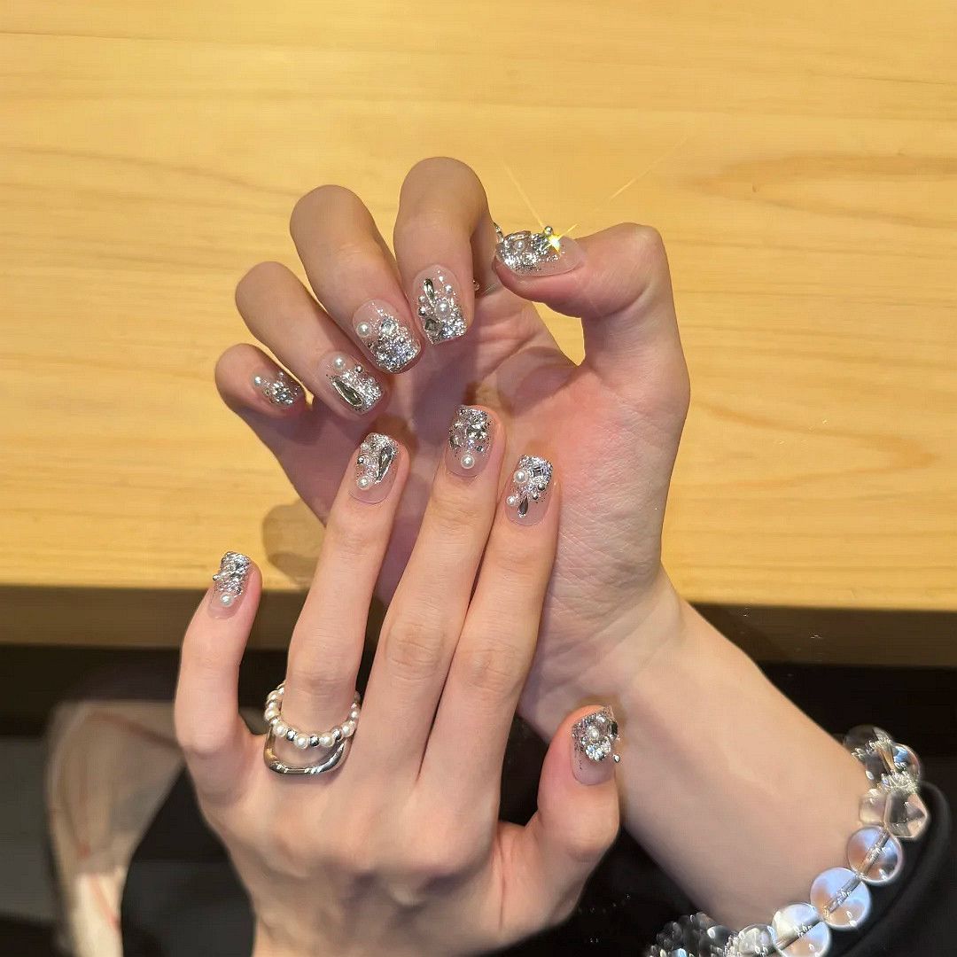 高级感重工闪闪星河爆闪珍珠堆钻短款穿戴甲贴片细闪轻奢气质显白