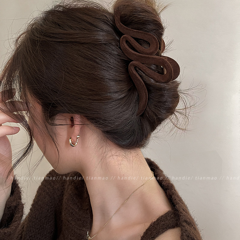 波浪植绒设计感线条鲨鱼夹