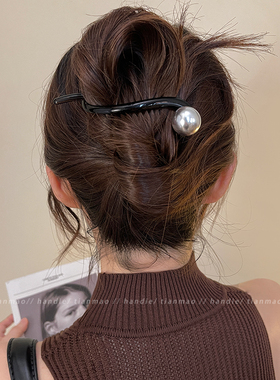 复古大气灰色珍珠一字抓夹女2025新款高级感扭扭发夹后脑勺鲨鱼夹