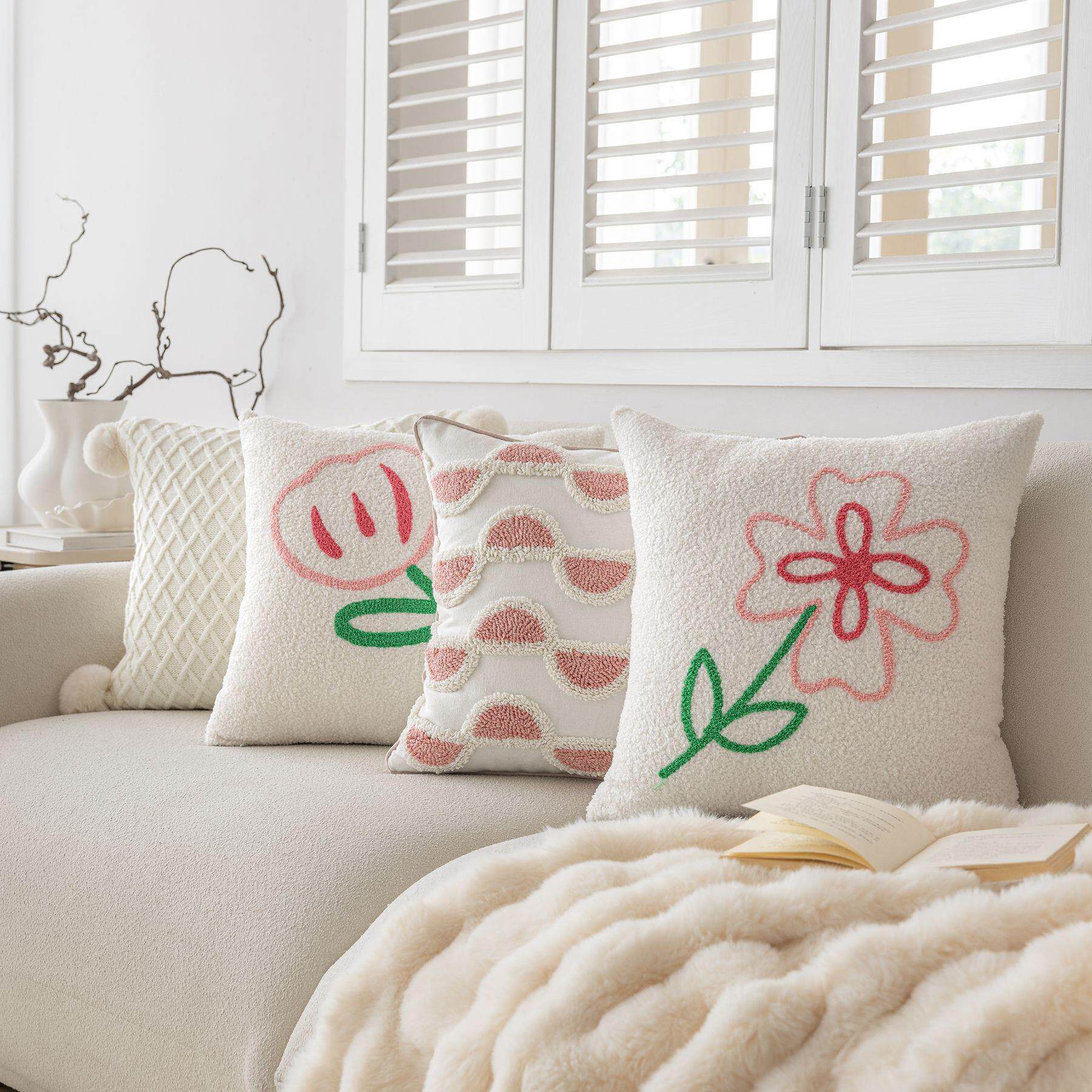 新款绣花抱枕套粉色花朵刺绣沙发靠枕办公室汽车床头靠垫针织靠背