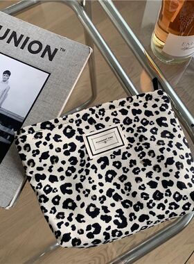 15231 时尚小豹纹洋气化妆包便携帆布小手机包手拿包日简约收纳袋