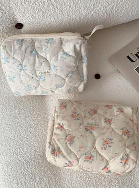 31081 ins花朵软绵绵化妆包女便携大容量化妆品杂物收纳袋手拿包