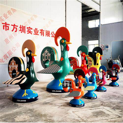 大型商场门店卡通吉祥物玻璃钢彩绘美陈小品巴塞罗斯公鸡仿真雕塑