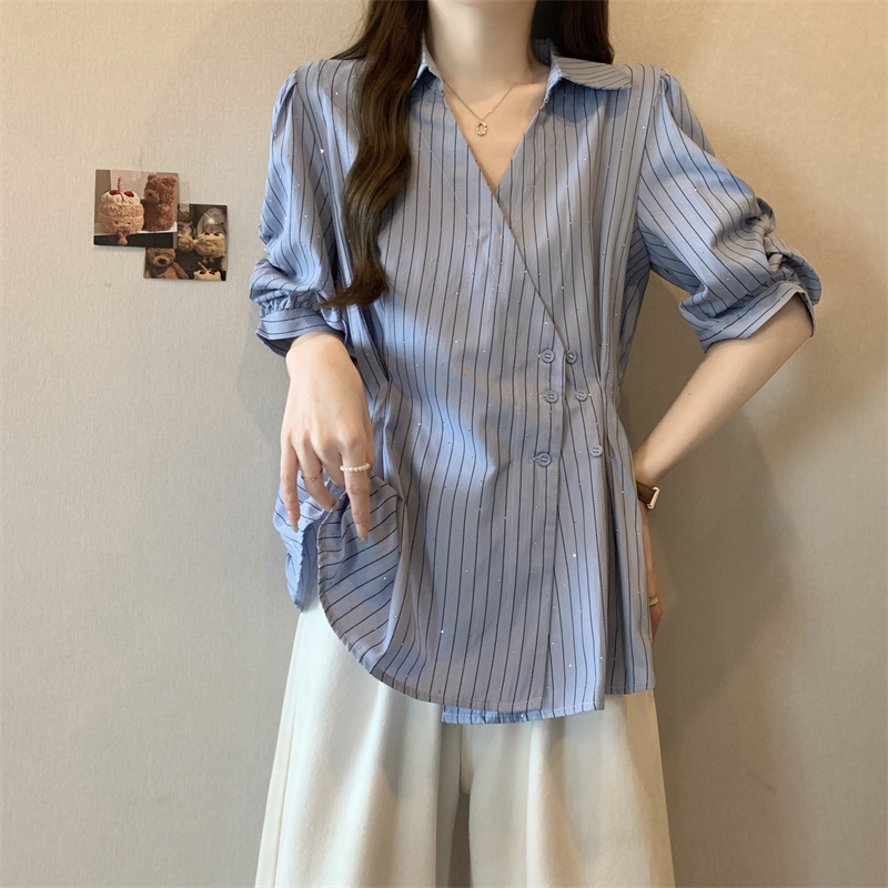 实拍 胖MM新款衬衫V领条纹洋气独特显瘦短袖衬衣