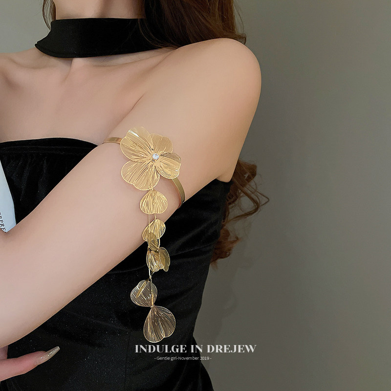 NEW CHINESE FLOWER TASSEL OPEN BRACELET WOMENS 2024 NEW HIGH-END SENSE ARM RING LIGHT LUXURY NICHE EXQUISITE HAND JEWELRY SUMMER
