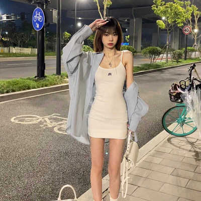 法式纯欲甜辣妹白色吊带连衣裙子女修身显瘦小个子打底包臀裙春夏