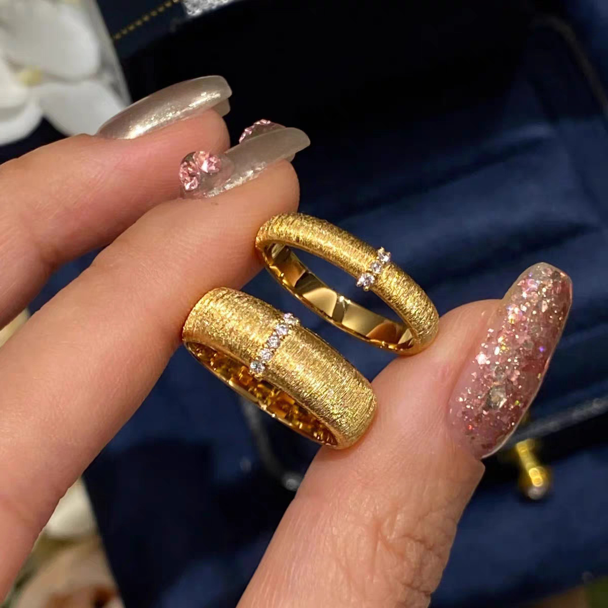 黄金色绸缎点钻戒指拉丝活口可调节指环小香风情侣戒子对戒礼物