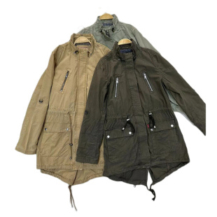 外贸尾货 缺帽 小李山系高品做工洗水棉套半里收腰多袋工装 风衣