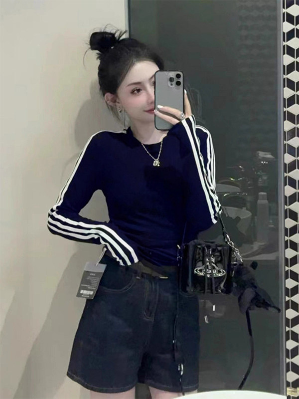 白色圆领三条杠条纹插肩长袖T恤女春秋欧货新款修身显瘦打底衫