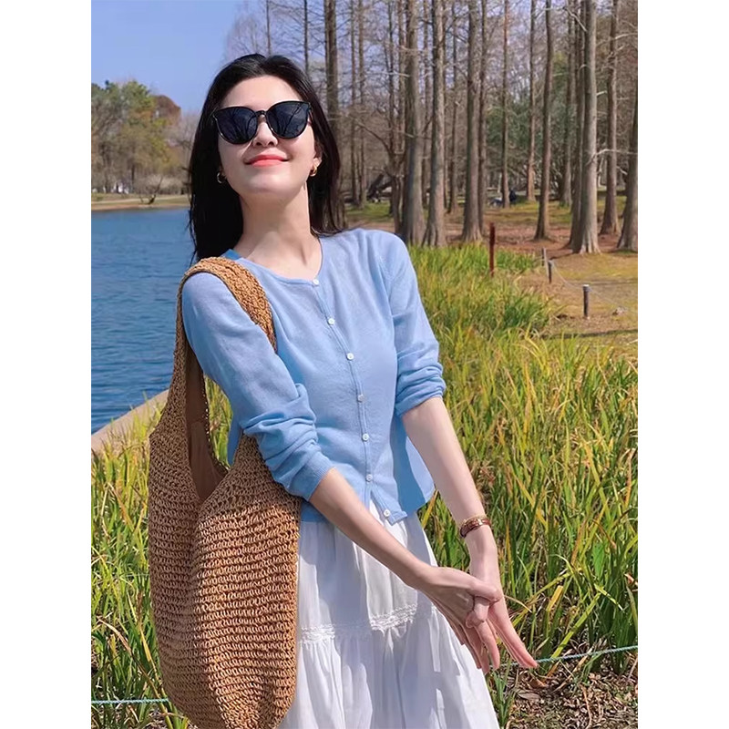 蓝色韩系冰丝针织开衫女夏季欧货时尚百搭薄款防晒外搭空调衫上衣