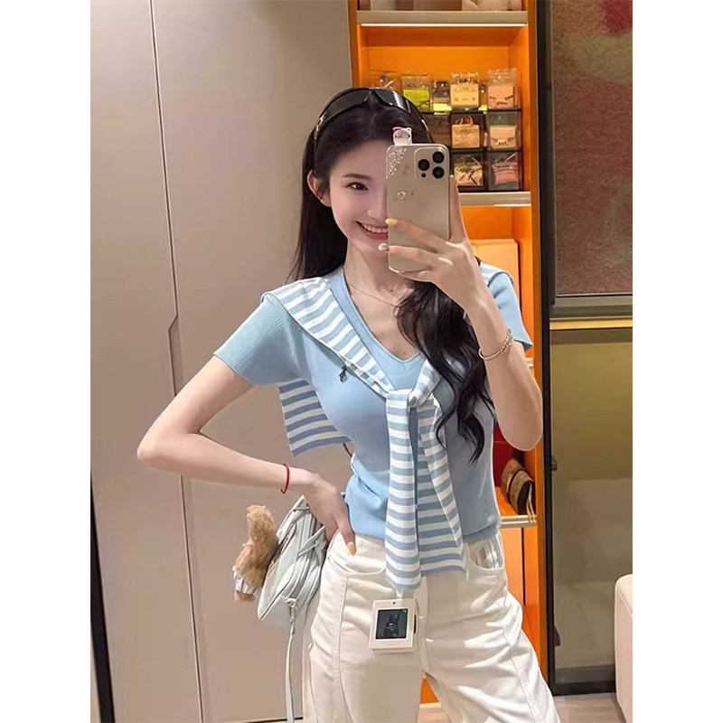 蓝色纯欲气质V领短袖T恤女春夏欧货条纹披肩修身型显瘦高级感上衣