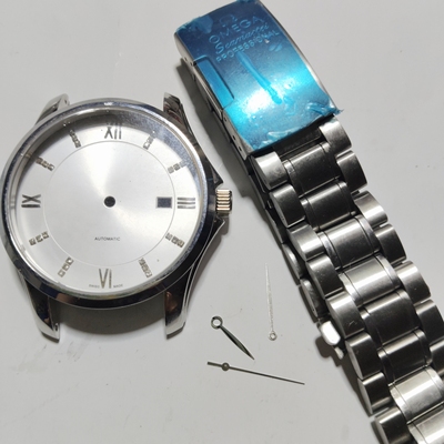 代欧经典钢壳8200单历机芯42毫米表径蓝宝玻璃双透表壳手表配件