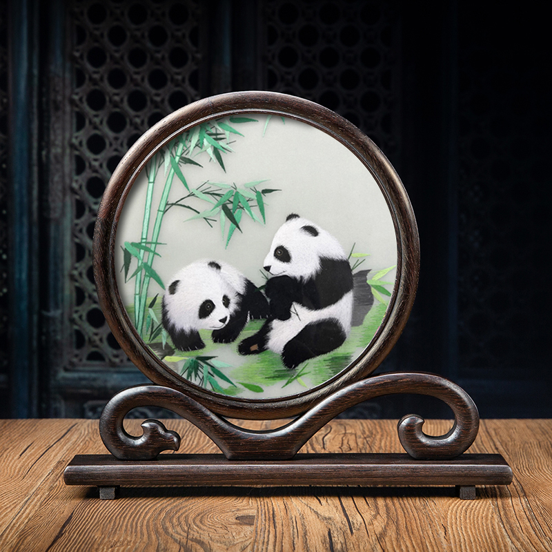 双面苏绣熊猫如意摆台刺绣