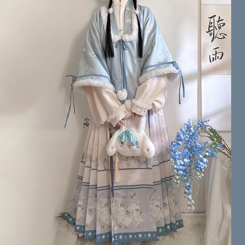 明比甲马面裙立领琵琶袖刺绣秋冬