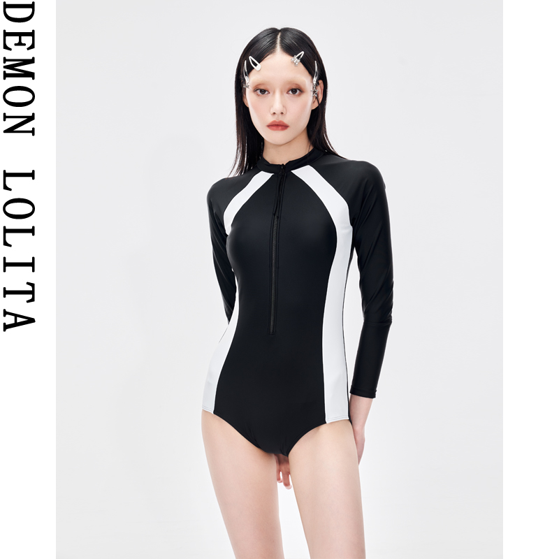游泳衣女2025新款泡温泉保守遮肚显瘦运动专业潜水服韩国ins泳装