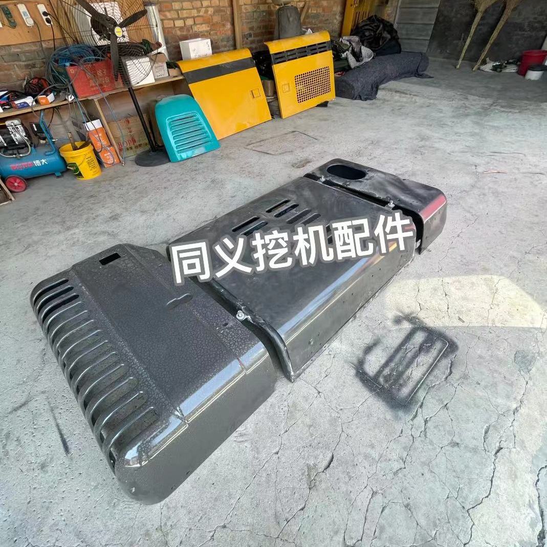 临工135210360机盖挖机配件图片