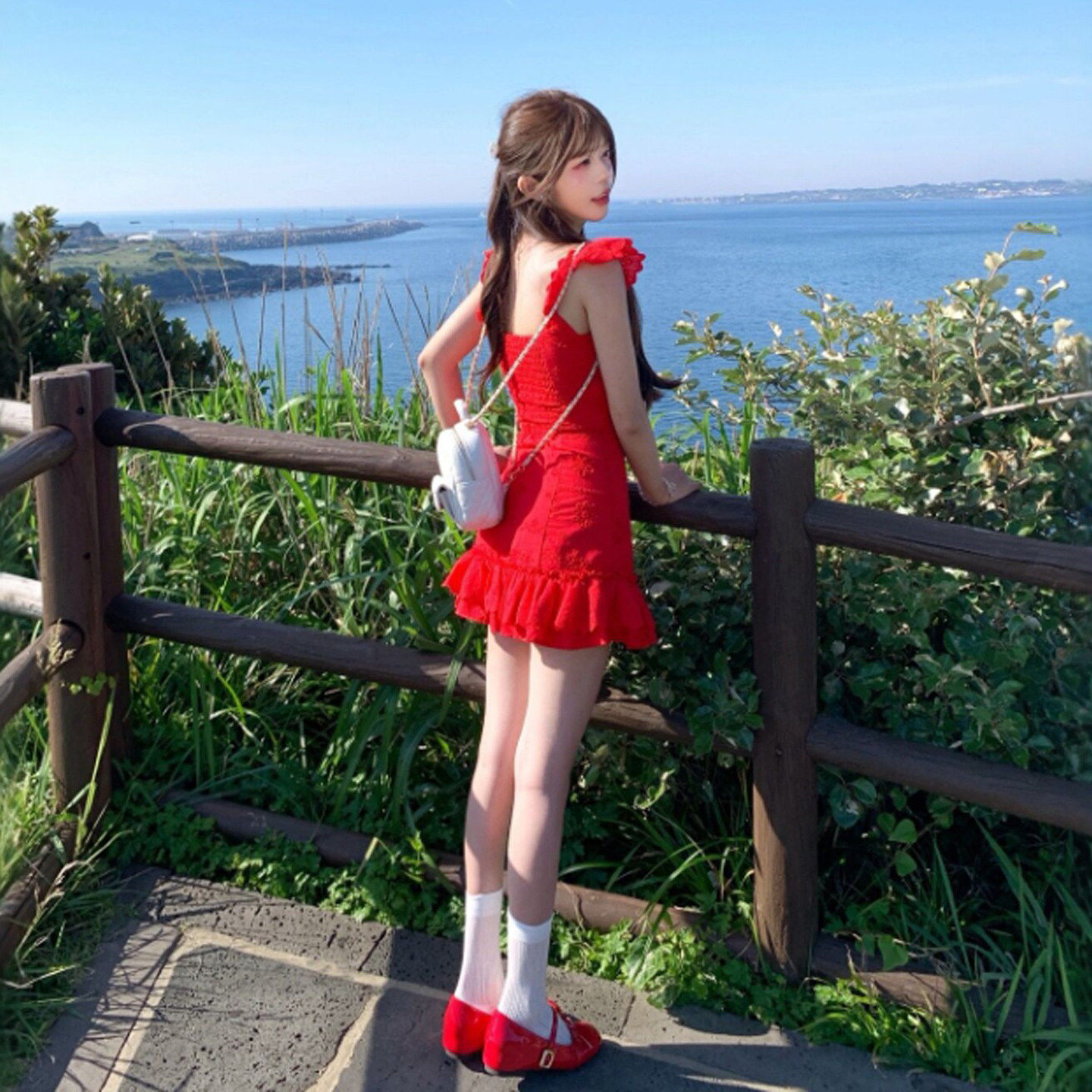 专柜小个子流行穿搭独特超好看的吊带连衣裙温柔风甜美小裙子2026