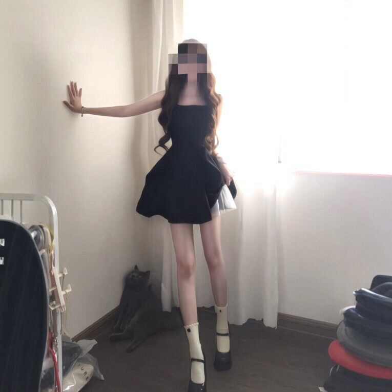 专柜赫本风独特超好看的收腰蓬蓬吊带裙韩系穿搭漂亮黑色连衣裙26