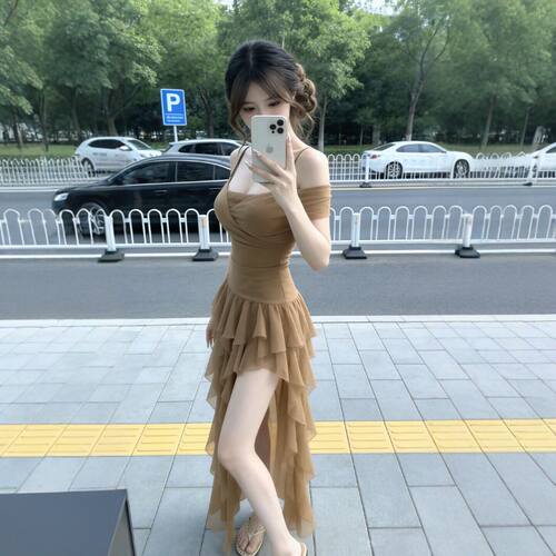 专柜小众设计感超好看的一字肩不规则裙子复古漂亮独特吊带连衣裙