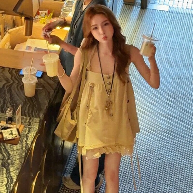 专柜温柔风独特超好看宽松吊带连衣裙小个子穿搭减龄漂亮短裙2026