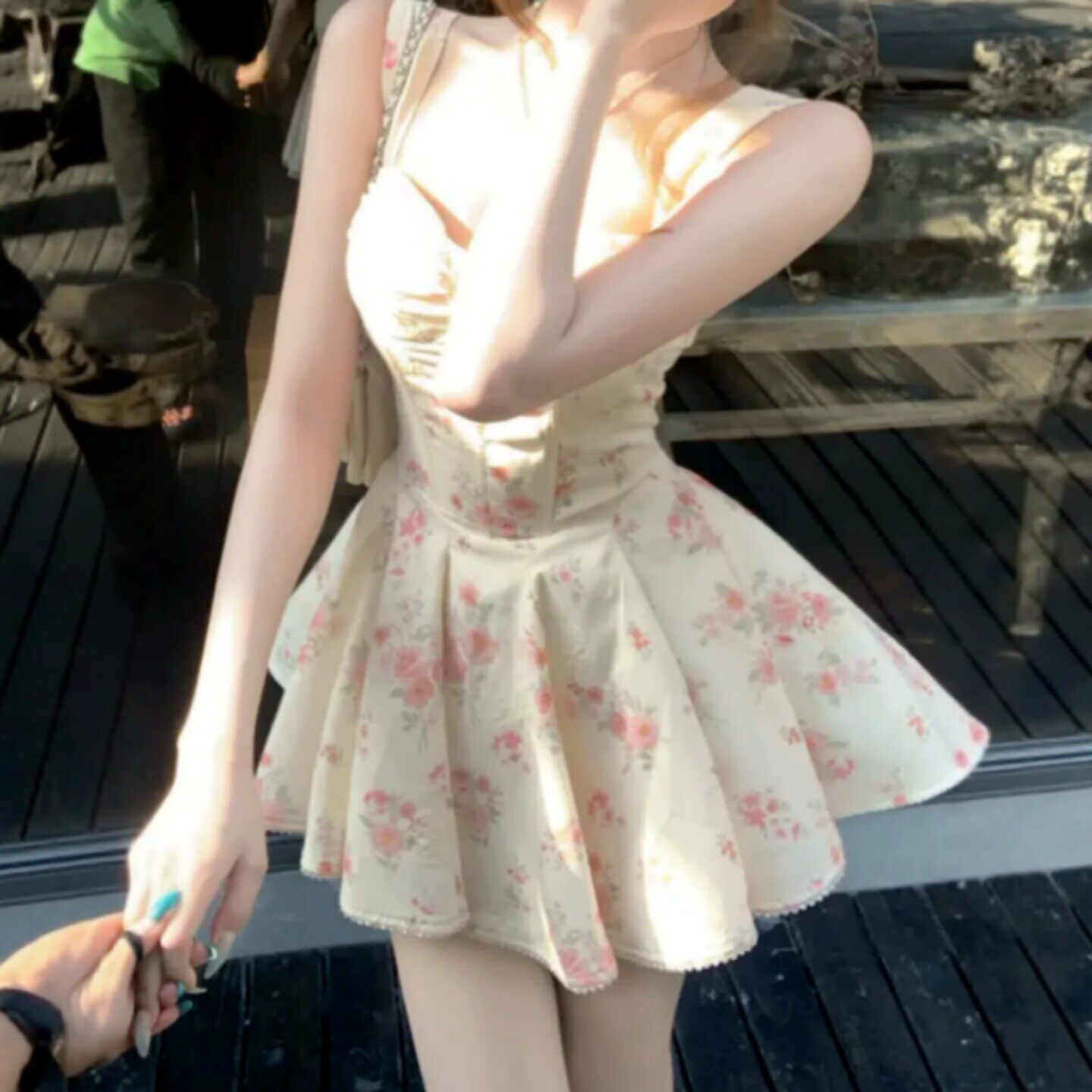 专柜26夏季氛围感穿搭温柔风甜美碎花收腰蓬蓬短裙漂亮绝美吊带连