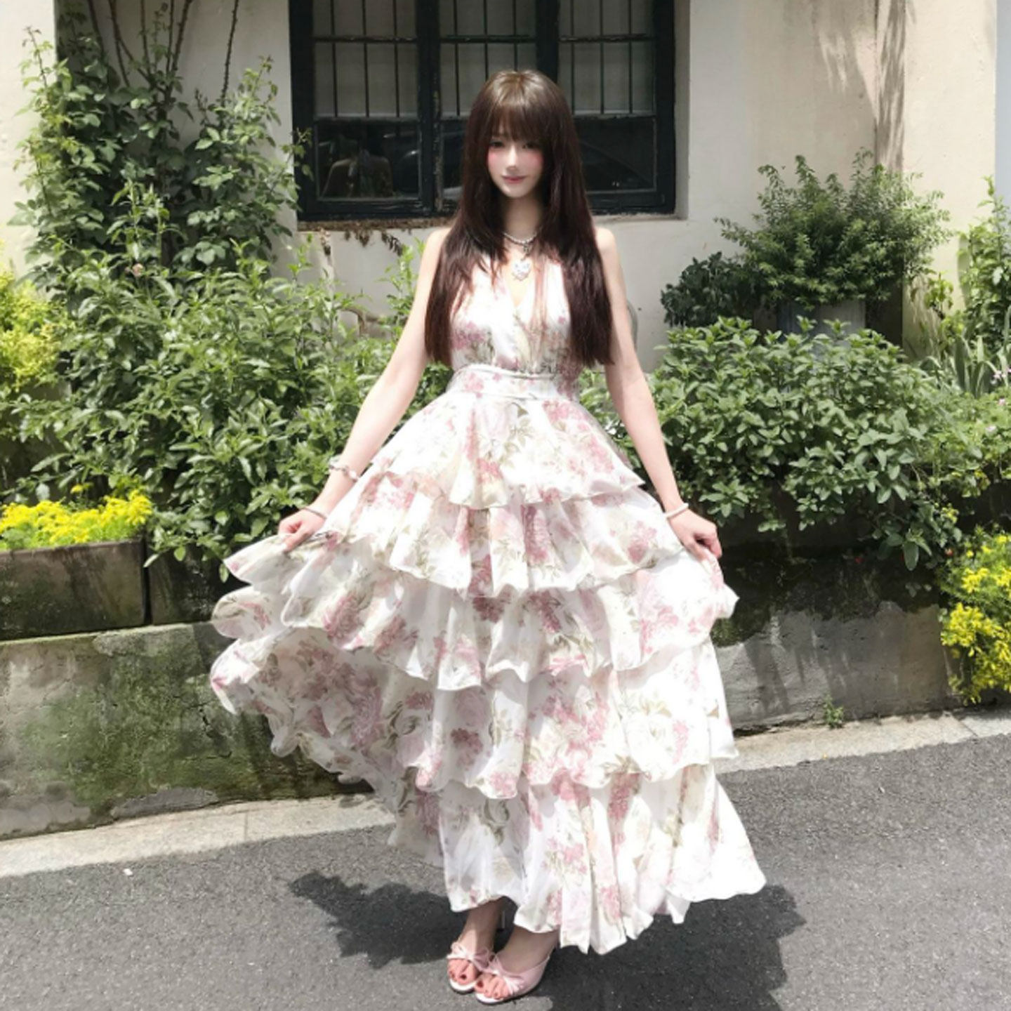 专柜温柔风独特超好看的挂脖碎花吊带连衣裙漂亮绝美蛋糕长裙2026