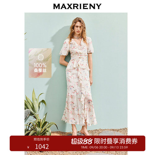 领口，衣身荷叶边设计、腰部抽皱设计