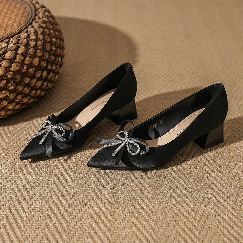 法式时尚新款气质蝴蝶结尖头粗跟单鞋女气质舒适百搭不累脚高跟鞋