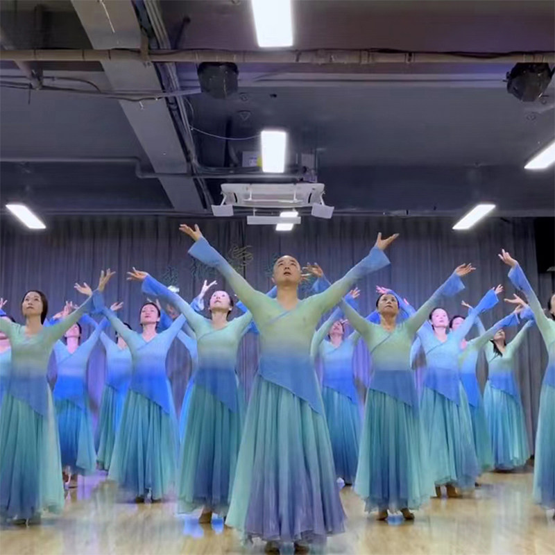 渐变色大摆裙轻盈飘逸1080大裙摆