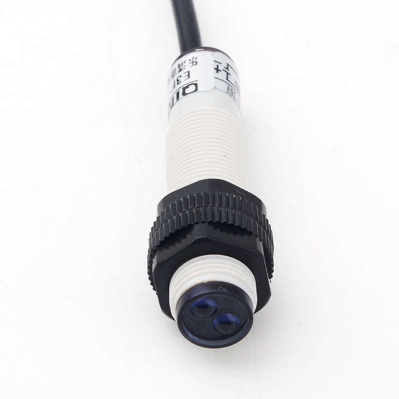 M12红外线感应光电开关E3F1-DS5C4塑料管漫反射式传感器NPN常开C1