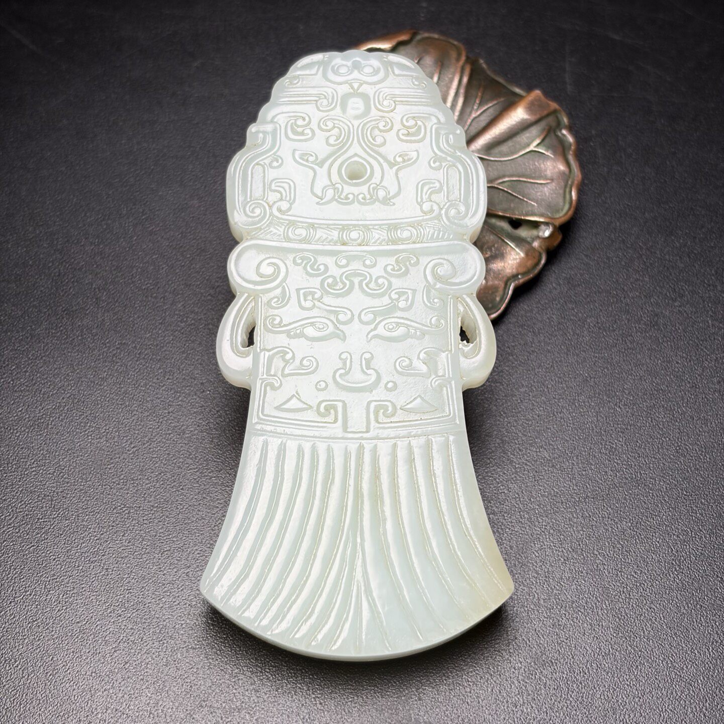 正品新疆和田玉兽面玉斧佩挂饰