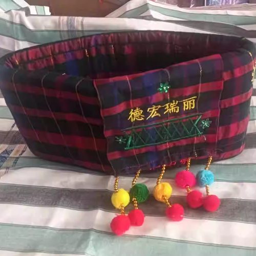 云南少数民族景颇帽子