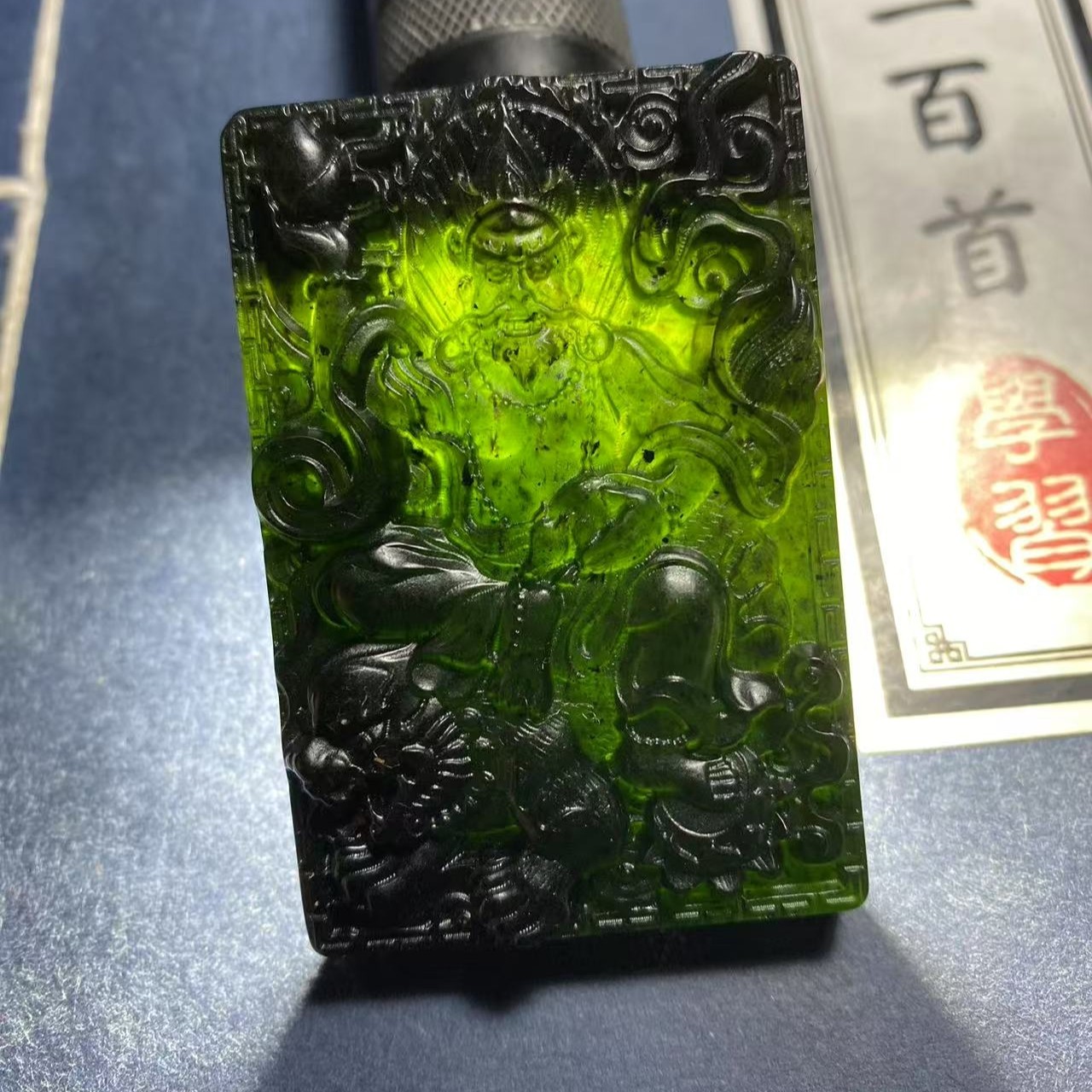 泰山玉碧玉翡翠色财神长55mm宽35mm厚9mm