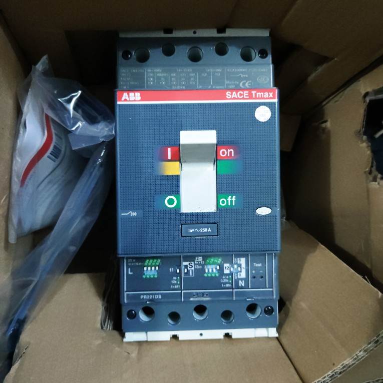 ABB T4H250 PR221DS-LSI R250 F F 3P 250A询价