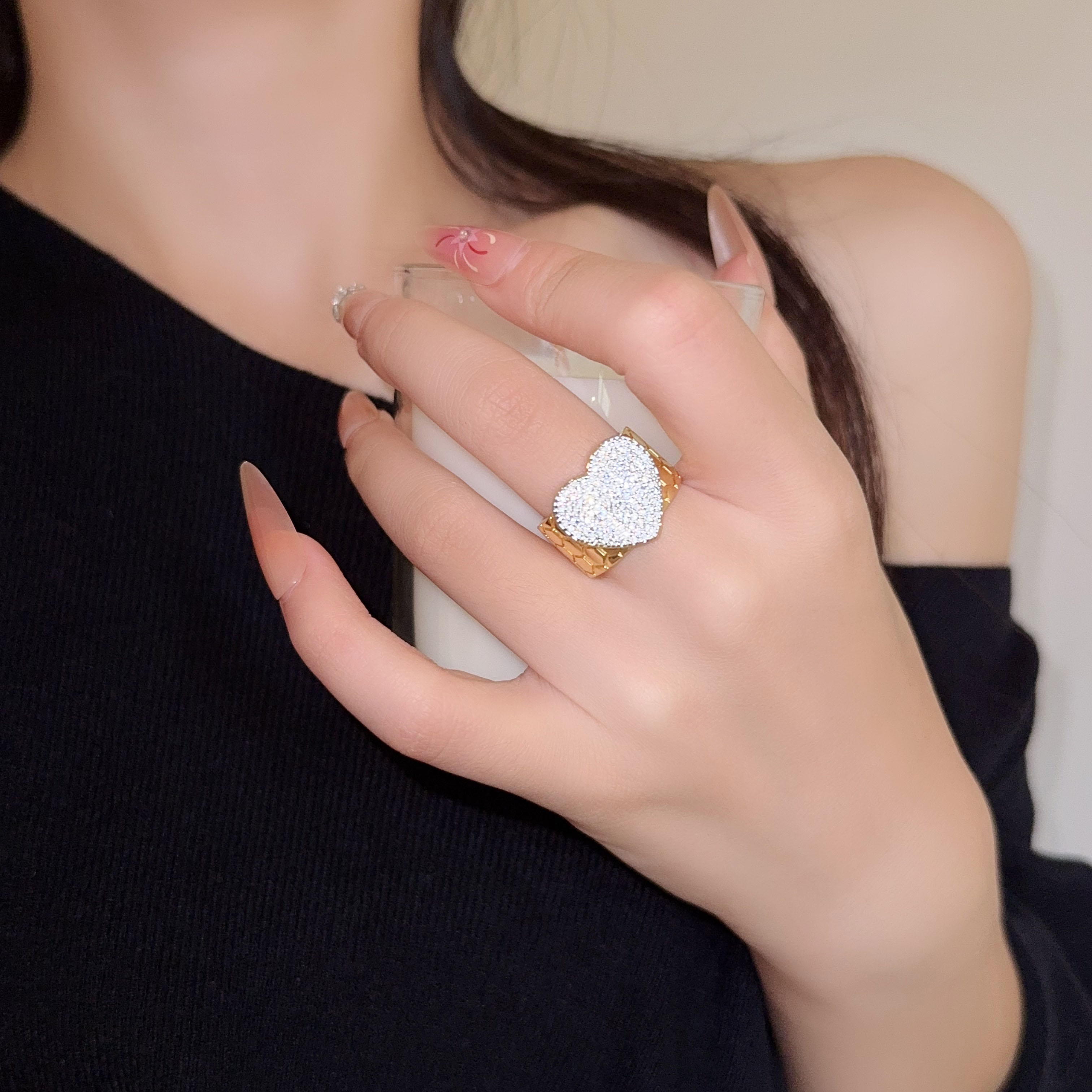 闪钻爱心镶钻戒指宽面开口指环女