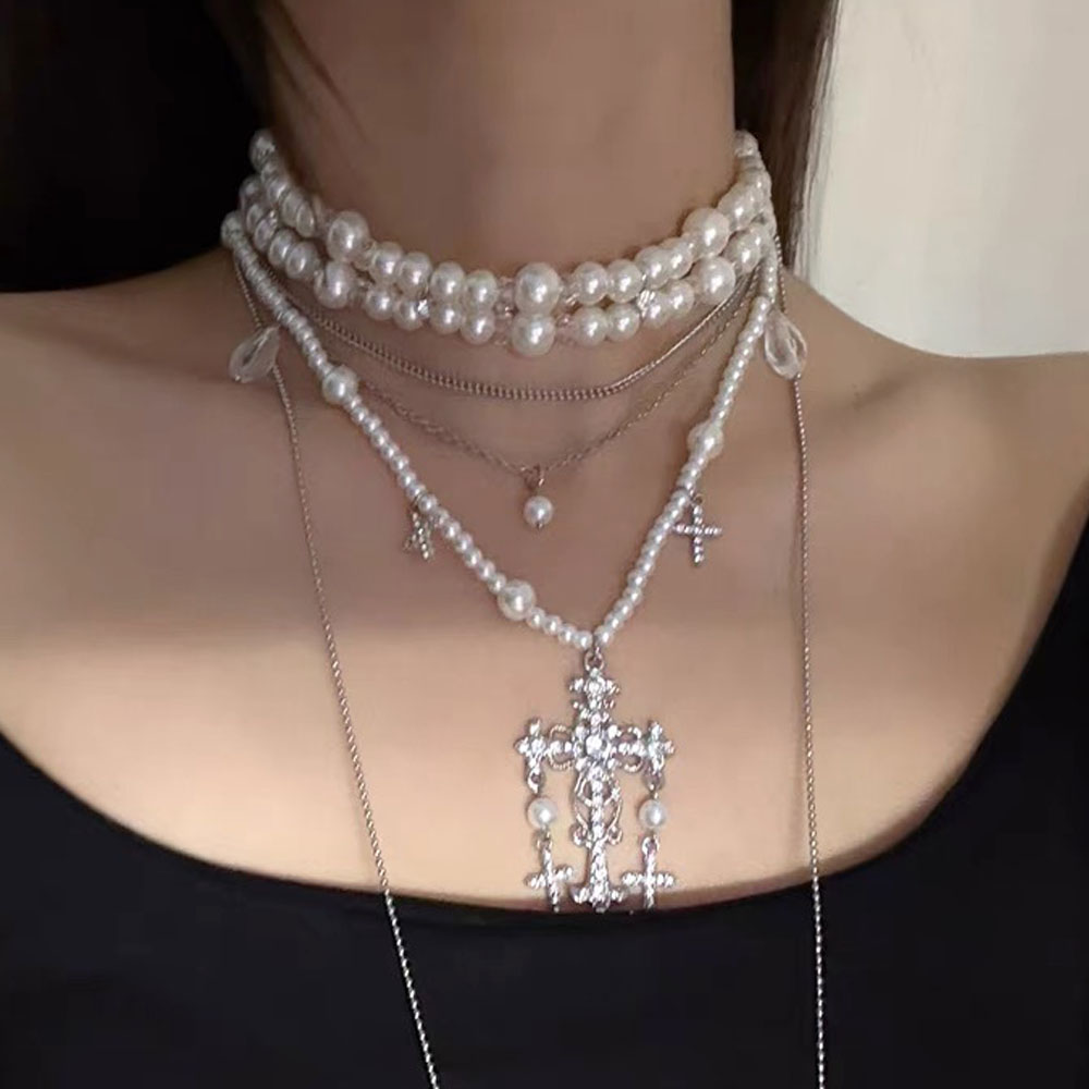 多层叠戴珍珠十字架项链毛衣链女