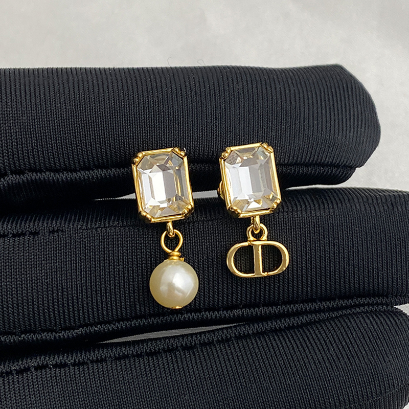 奥米迪奥方钻不对称珍珠耳钉新款