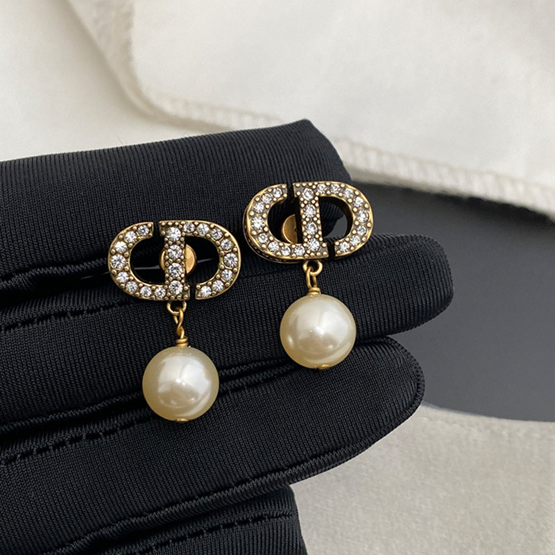 奥米迪奥CD字母镶钻复古珍珠耳钉