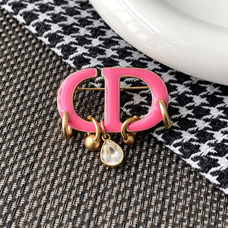 奥米迪奥欧美粉色水滴钻流苏胸针高级感小众设计西装外套新款配饰